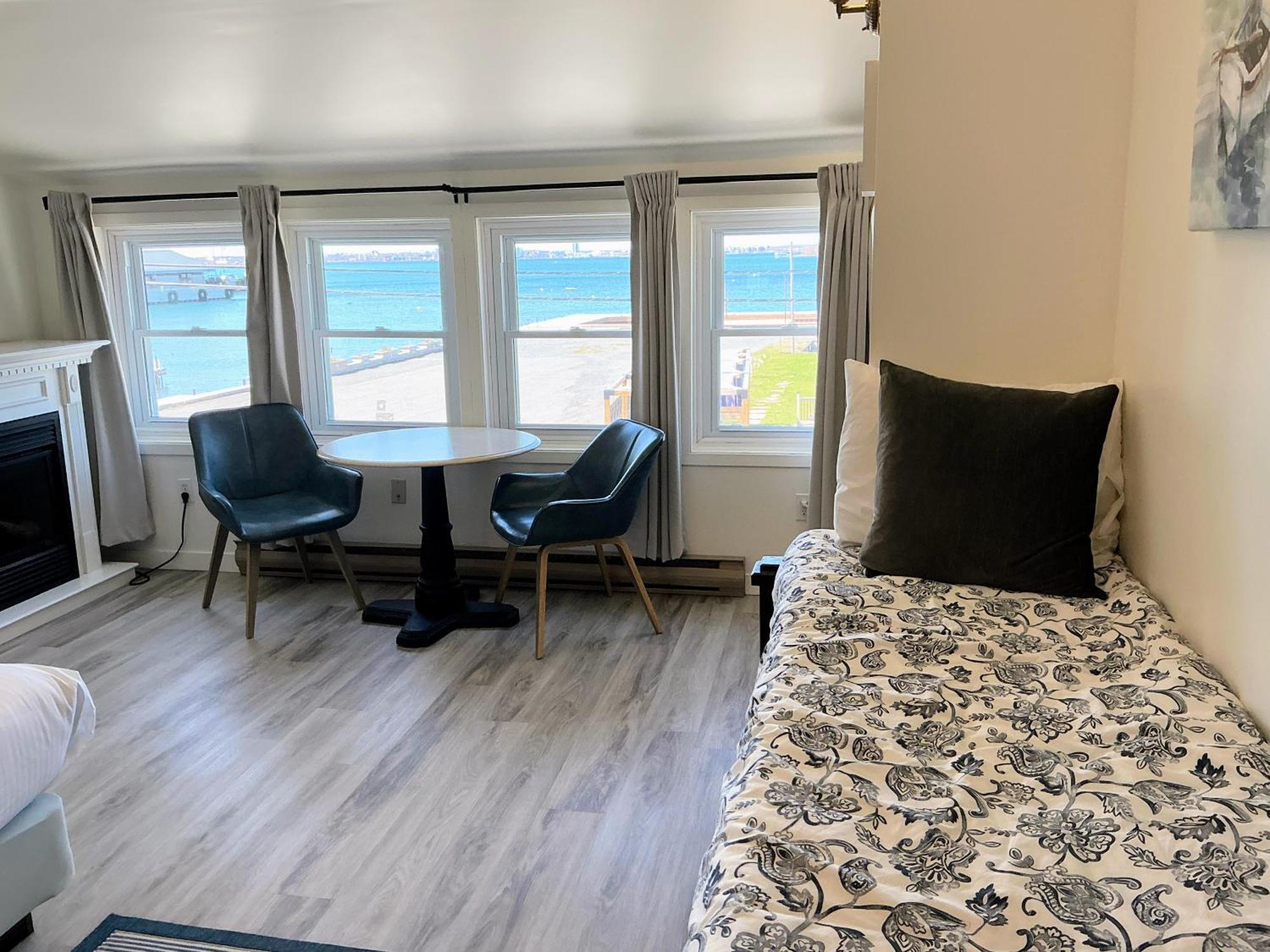 Hotel Wolfe Island Marysville Ngoại thất bức ảnh